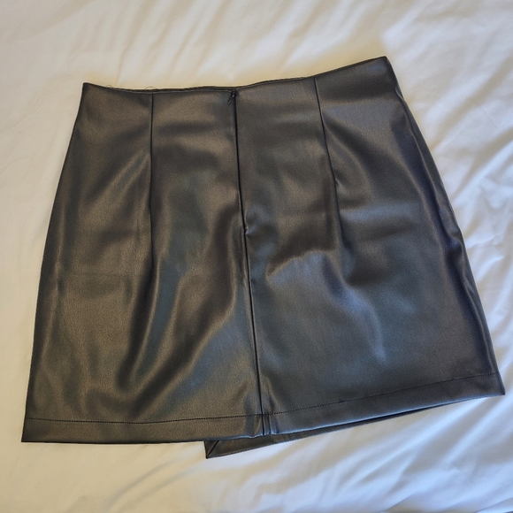 Ardene xl black vegan leather wrap skirt - Picture 4 of 6